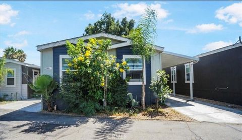 Photo of 12700 Elliott Ave, El Monte, CA 91732 (MLS # DW25256776)