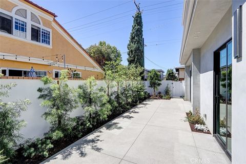 Tiny photo for 3310 Blossom Lane, Redondo Beach, CA 90278 (MLS # SB25215408)