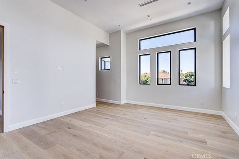 Tiny photo for 3310 Blossom Lane, Redondo Beach, CA 90278 (MLS # SB25215408)