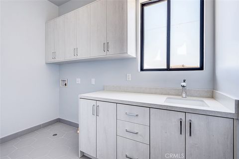 Tiny photo for 3310 Blossom Lane, Redondo Beach, CA 90278 (MLS # SB25215408)