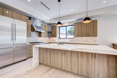 Tiny photo for 3310 Blossom Lane, Redondo Beach, CA 90278 (MLS # SB25215408)