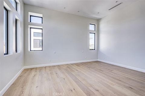 Tiny photo for 3310 Blossom Lane, Redondo Beach, CA 90278 (MLS # SB25215408)