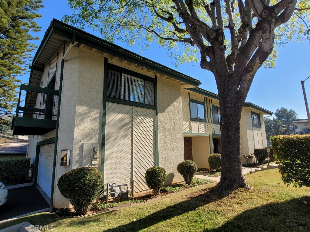 2317 E Curtis ct E 9