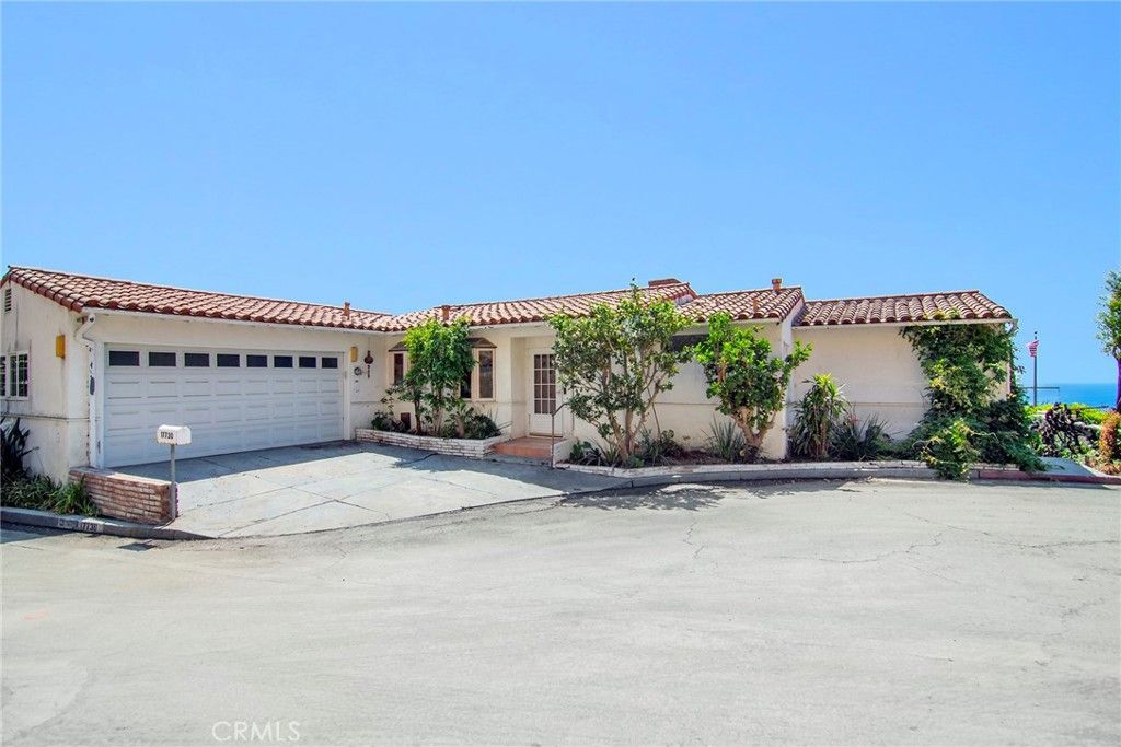 Photo of 17730 Posetano Road, Pacific Palisades, CA 90272 (MLS # SR25216939)