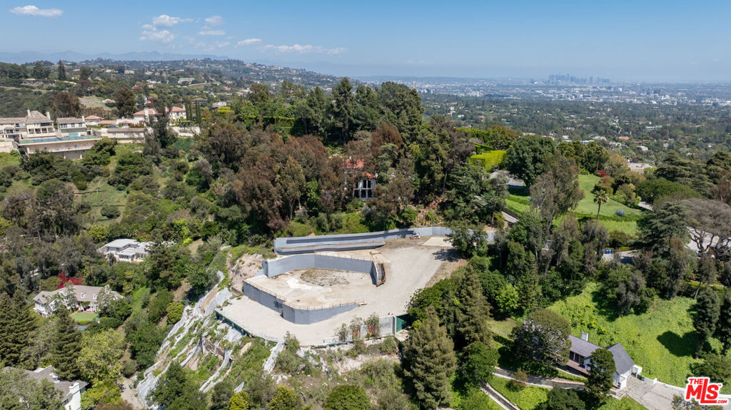 901 Strada Vecchia Road