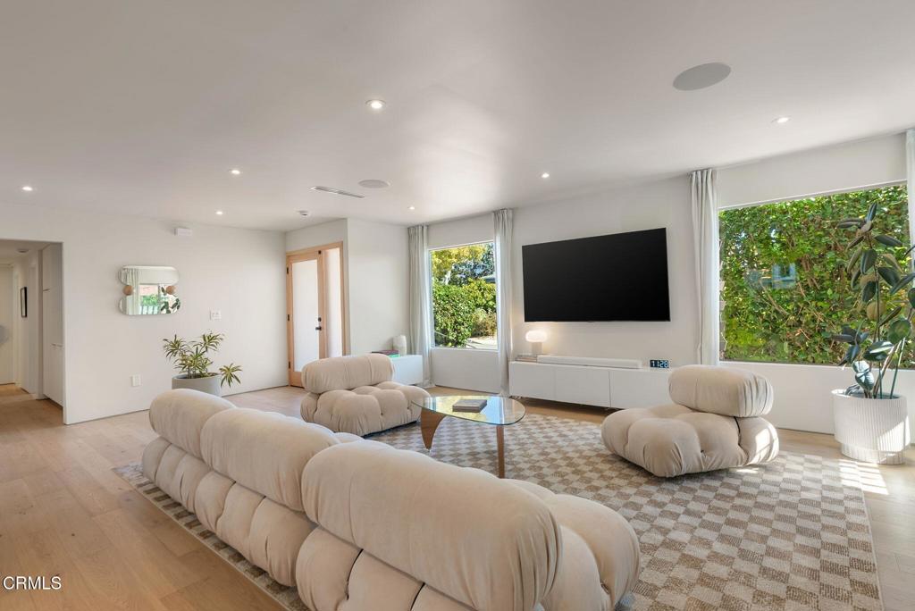 Properties 4 6919 La Presa Drive