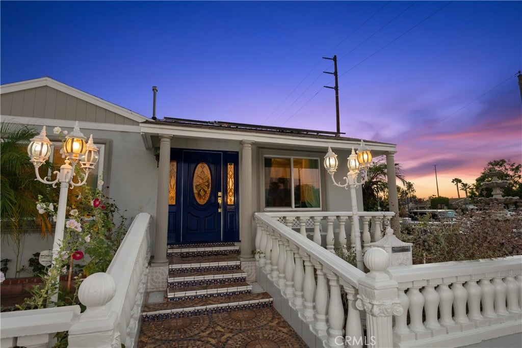 3300 W Chandler Boulevard, Burbank CA 91505