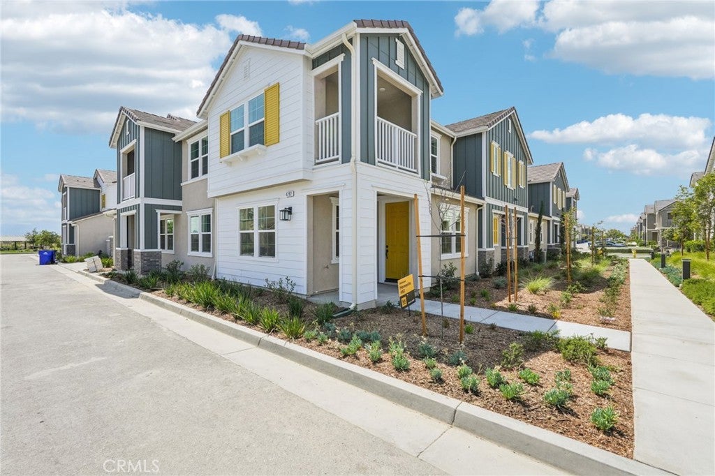 4282 S Hermosa Paseo