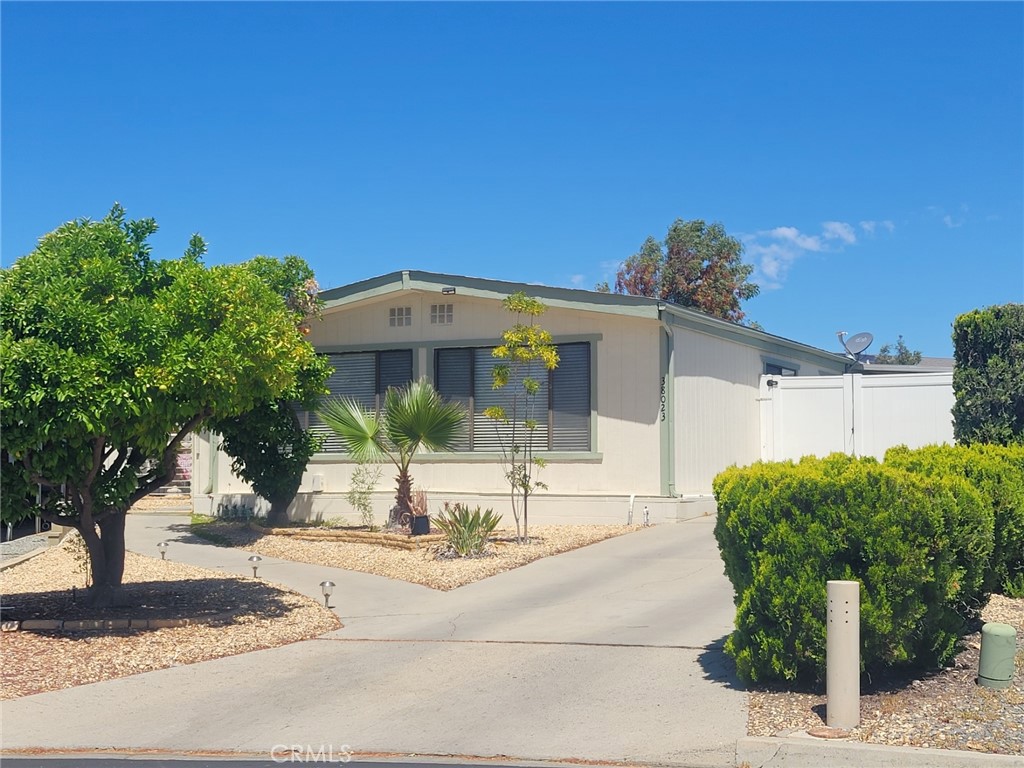 Great Golf knolls home located on cul-de-sac lot, close to community clubhouse and amenities. This home is in great condition and has been well maintained and upgraded over the past year, new plumbing, HVAC, remodeled shower, ready to move right in.