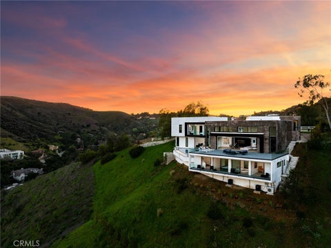 Photo of 18 Stallion RD, Bell Canyon, CA 91307 (MLS # SR26204752)