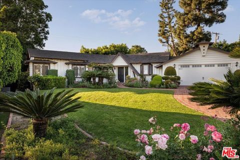 Photo of 8229 Davista Drive, Whittier, CA 90602 (MLS # 26747821)