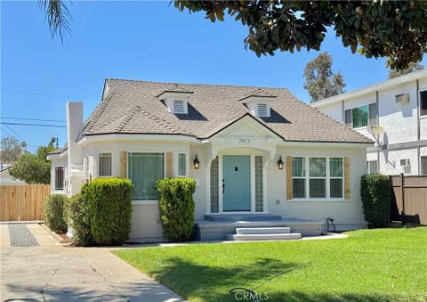 Photo of 2413 S Victoria AVE, Los Angeles, CA 90016 (MLS # DW26176458)
