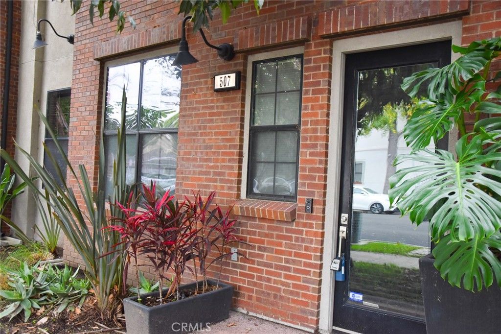 Photo of 507 W Maple Ave, Orange, CA 92868 (MLS # PW25274872)