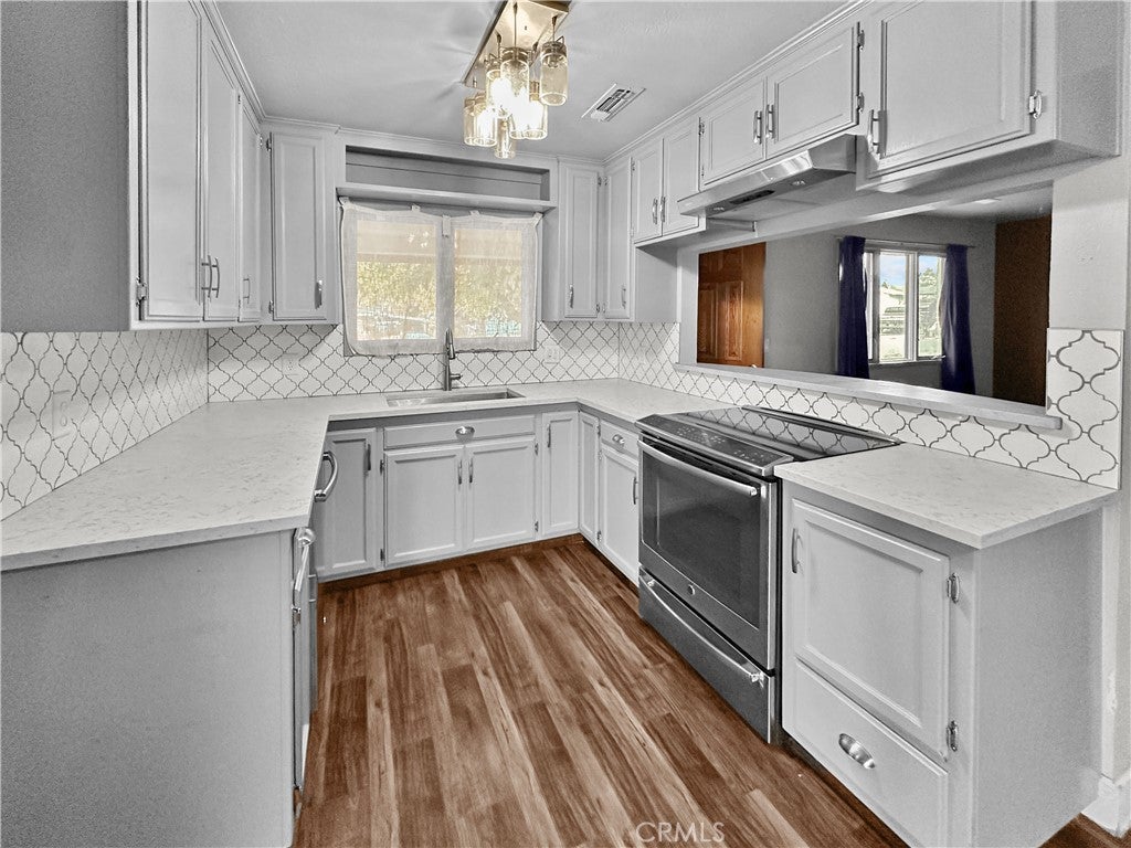 15 Regent Loop