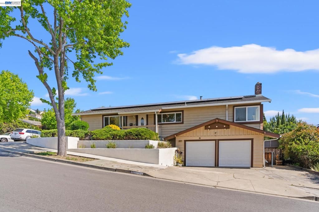 Photo of 667 Gleneagle Ave Ave, Hayward, CA 94544 (MLS # 41130656)