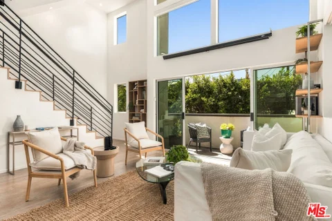 5411 W Wilshire Vista Lane, Los Angeles, CA 90019 - MLS#: 26849017
