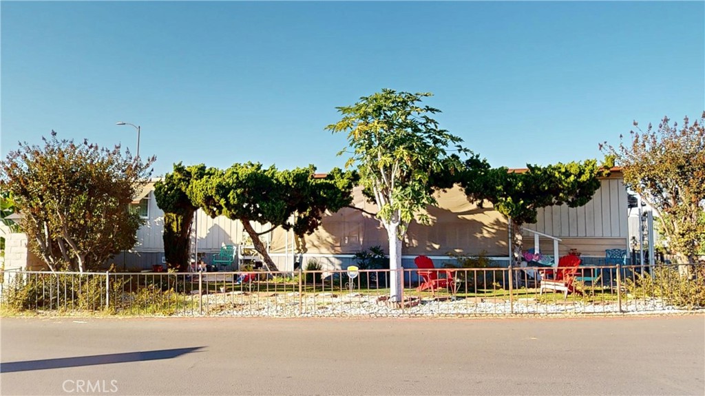 1000 N Figueroa Street 44