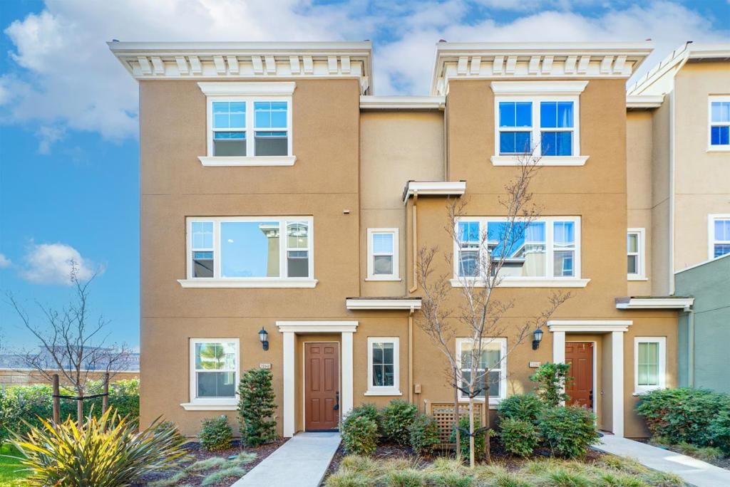 Photo of 38946 Water Lily Place, Newark, CA 94560 (MLS # ML82031412)