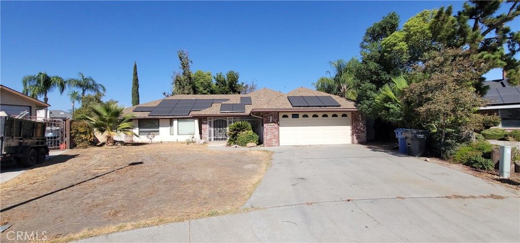 Photo of 5312 Deville Court, Bakersfield, CA 93308 (MLS # SC25266413)