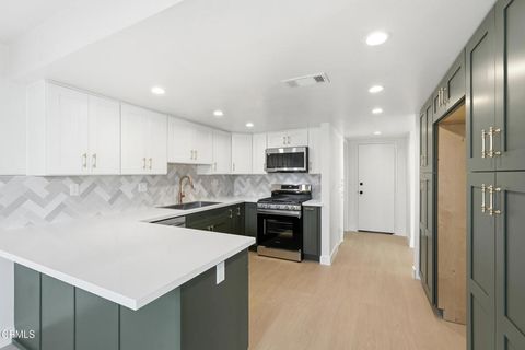 Photo of 823 Earlham Street #4, Pasadena, CA 91101 (MLS # P1-25982)