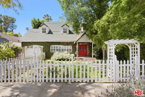 Photo of 4309 Gentry Avenue, Studio City, CA 91604 (MLS # 26669269)