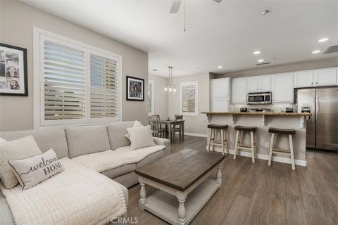 Photo of 31207 Strawberry Tree Ln, Temecula, CA 92592 (MLS # SW26059262)