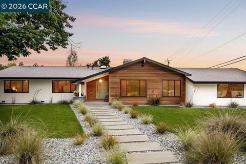 Photo of 2426 Blackstone Dr DR, Walnut Creek, CA 94598 (MLS # 41134249)