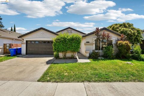 Photo of 9020 Pembridge Dr DR, Elk Grove, CA 95624 (MLS # 41134185)