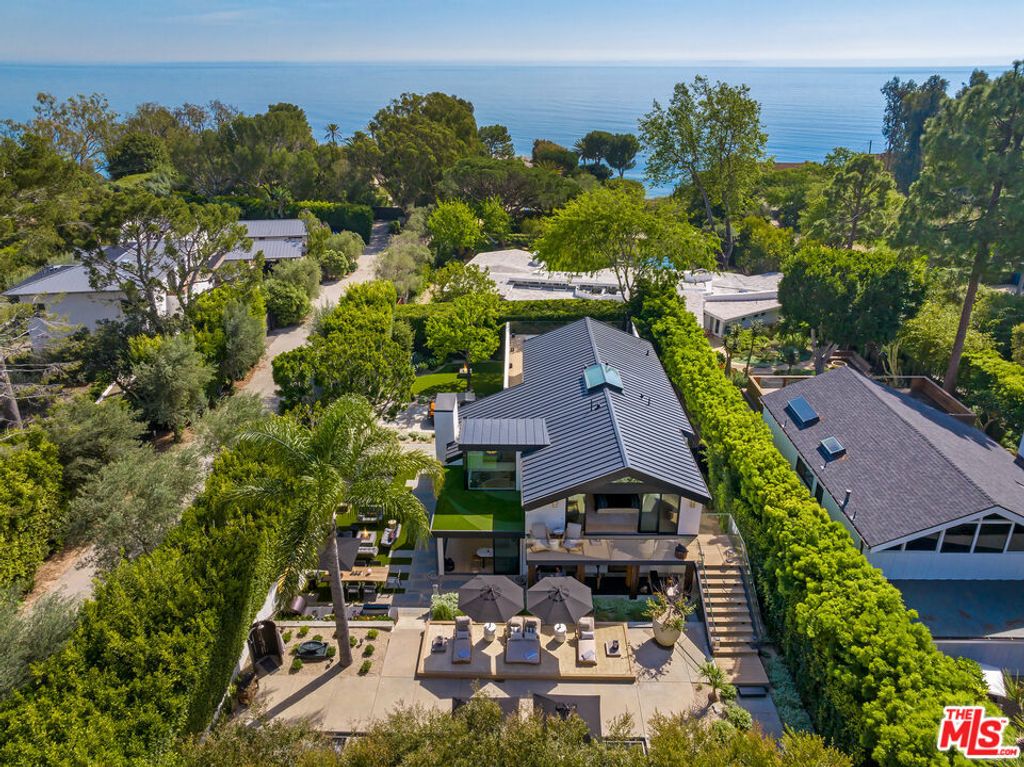 Photo of 28022 Sea Lane Drive, Malibu, CA 90265 (MLS # 26662193)