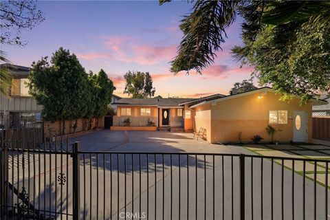 Photo of 18114 Schoenborn St, Northridge, CA 91325 (MLS # SR26139168)