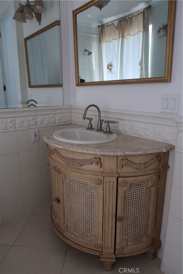 Huntington Beach, California, 92649, United States, 6 Bedrooms Bedrooms, ,6 BathroomsBathrooms,Residential,Active,2023910