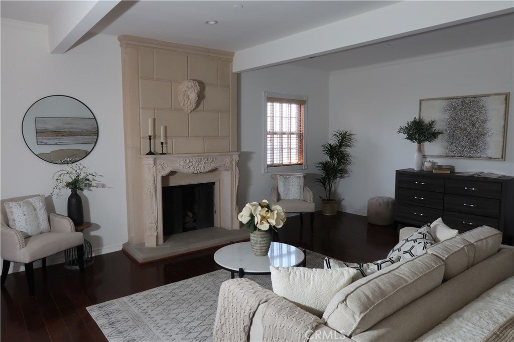 Huntington Beach, California, 92649, United States, 6 Bedrooms Bedrooms, ,6 BathroomsBathrooms,Residential,Active,2023910