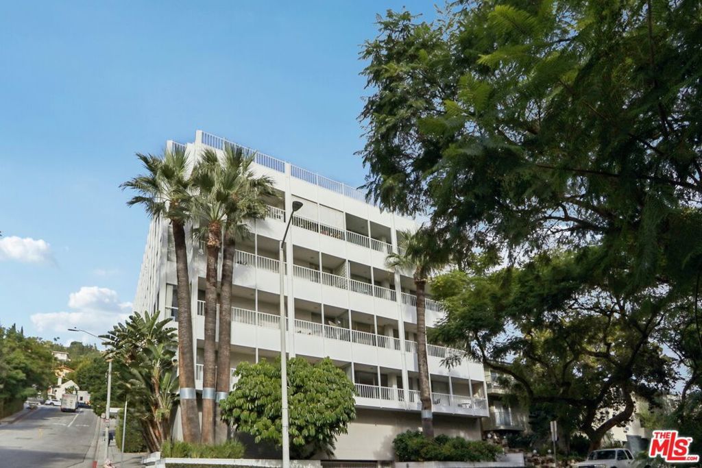 Photo of 1400 N Sweetzer Avenue #406, West Hollywood, CA 90069 (MLS # 25623221)