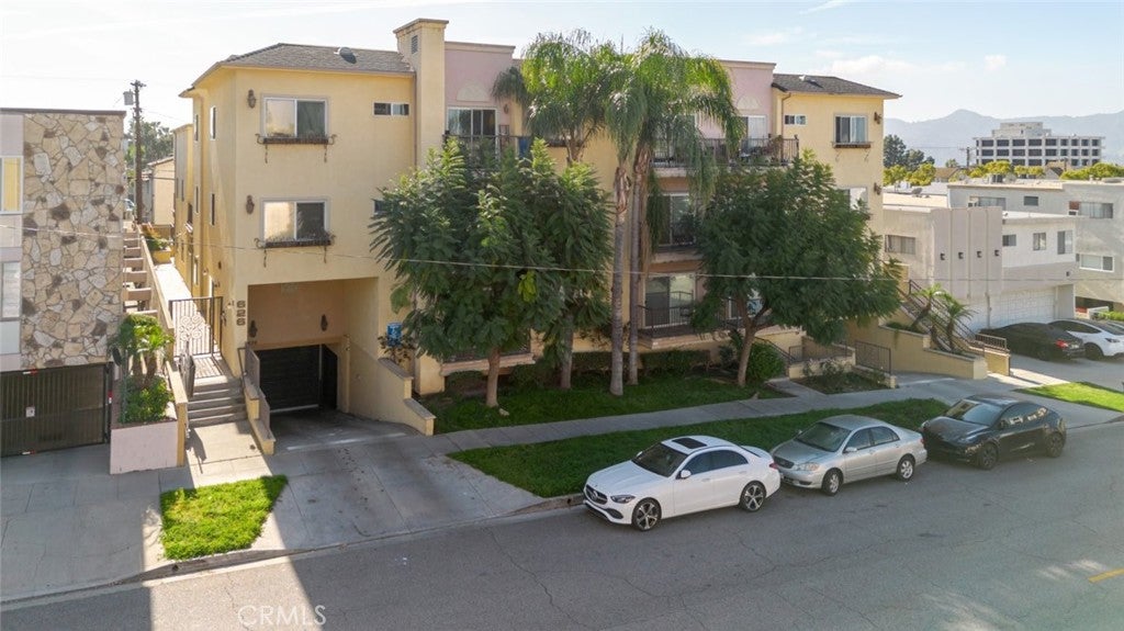 626 E Orange Grove Avenue 204, Burbank CA 91501