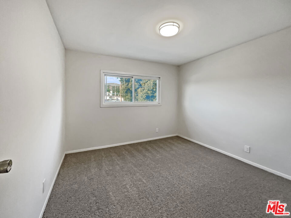 6558 Menlo Street