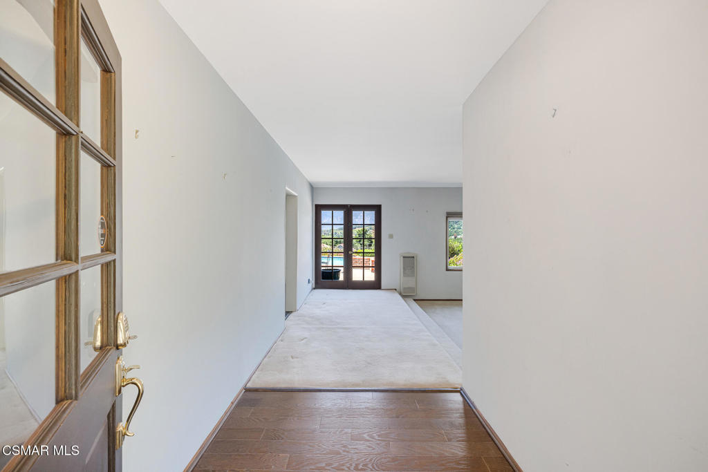 1585 Loma Drive