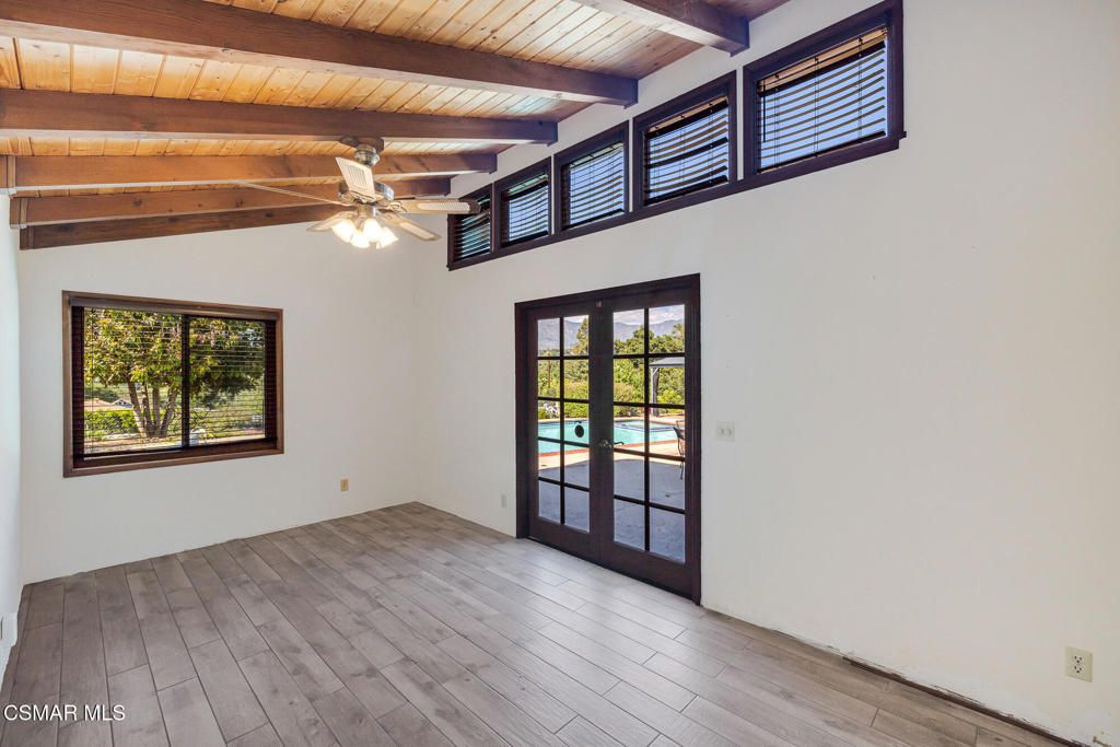 listing image 130724411106046661927