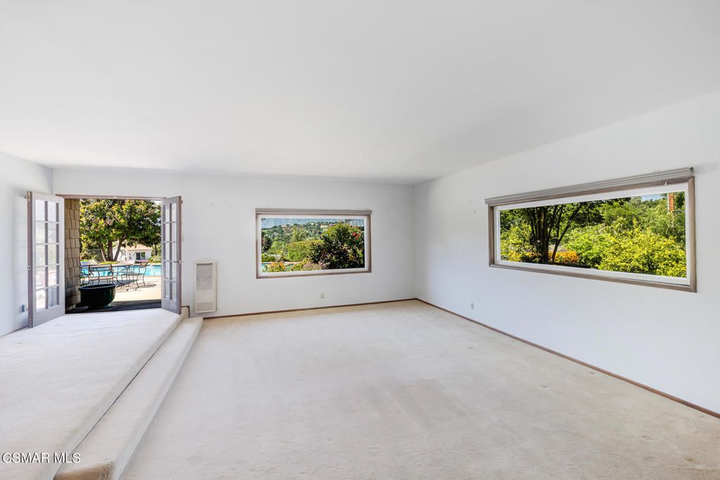 listing image 130726791989909124978