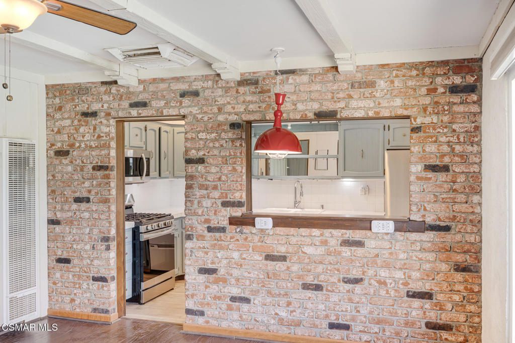 listing image 130720743036644176776