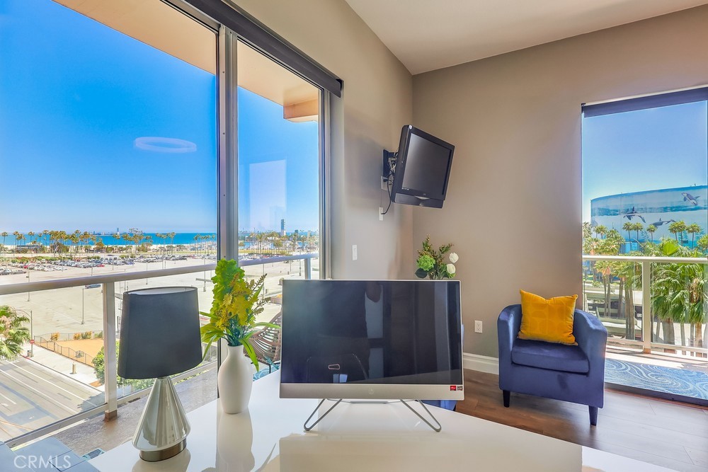 488 E Ocean Boulevard 502