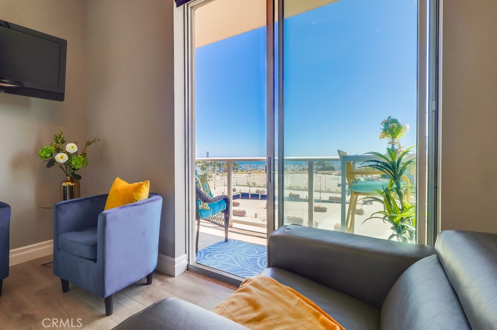 488 E Ocean Boulevard 502