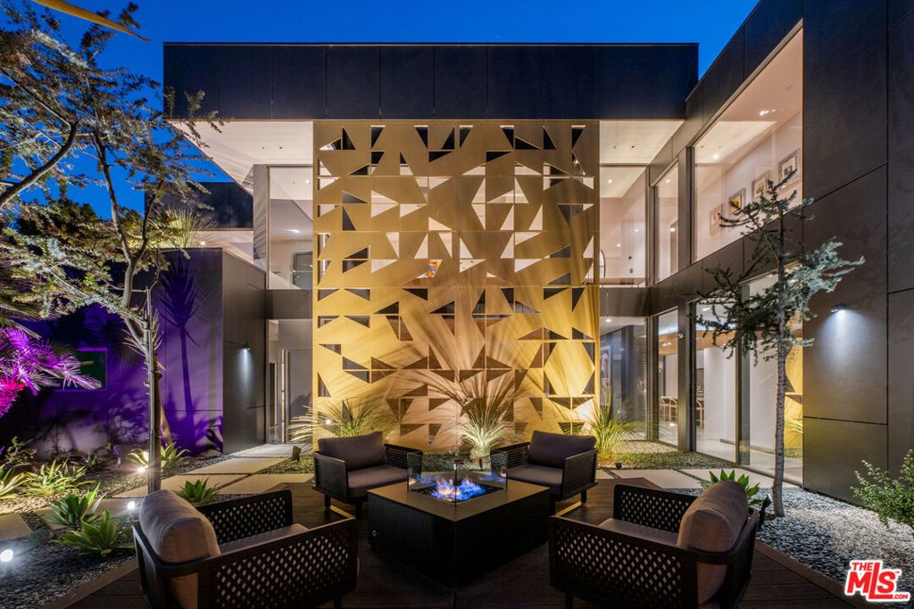 Photo of 2341 Gloaming Way, Beverly Hills, CA 90210 (MLS # 26651413)
