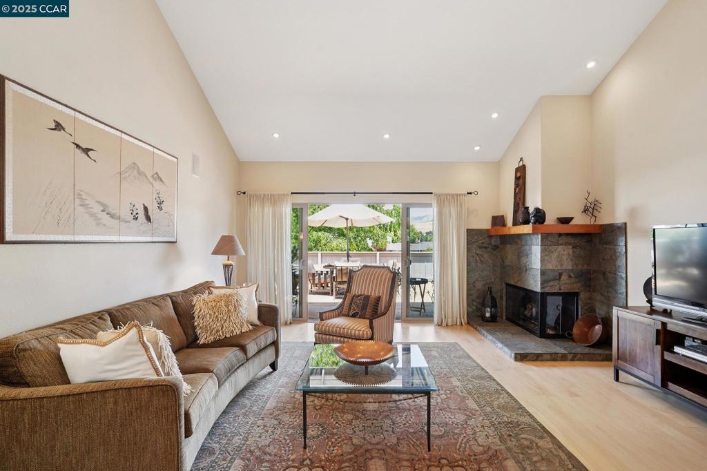 CROW CANYON C.C. - Residential