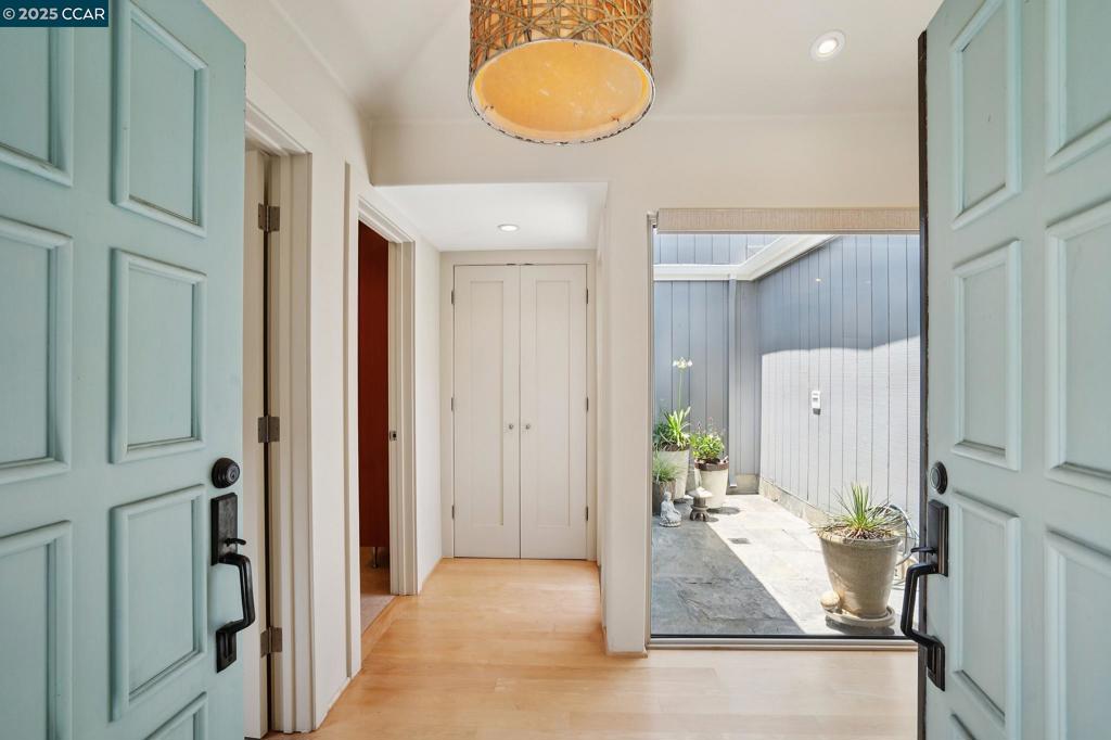 CROW CANYON C.C. - Residential