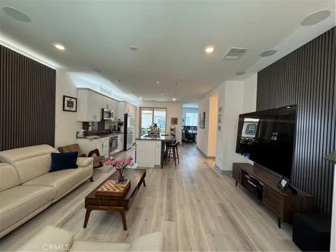 MLS: OC26175707