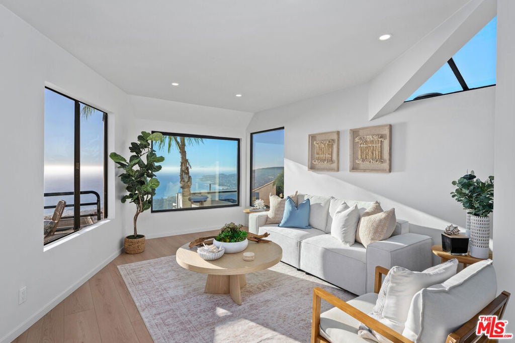 1130 Del Mar Avenue