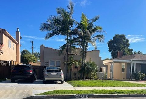 Photo of 10832 Westminster Ave, Los Angeles, CA 90034 (MLS # SW26079564)