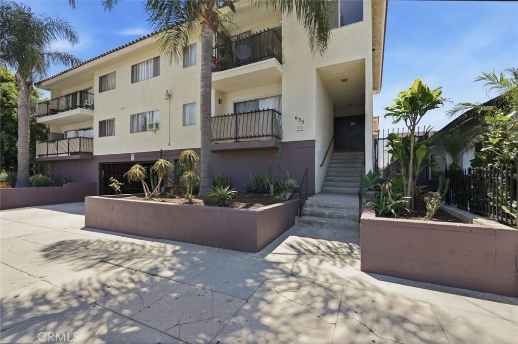 635 W 15th Street