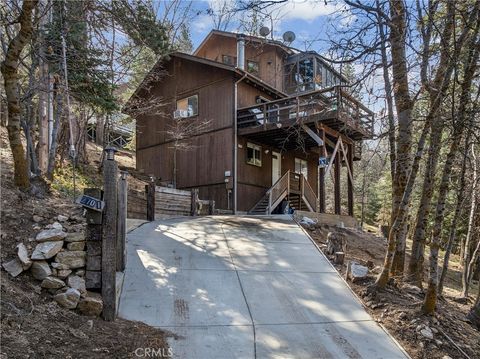 Photo of 2701 Canon Way, Running Springs, CA 92382 (MLS # IG26046768)