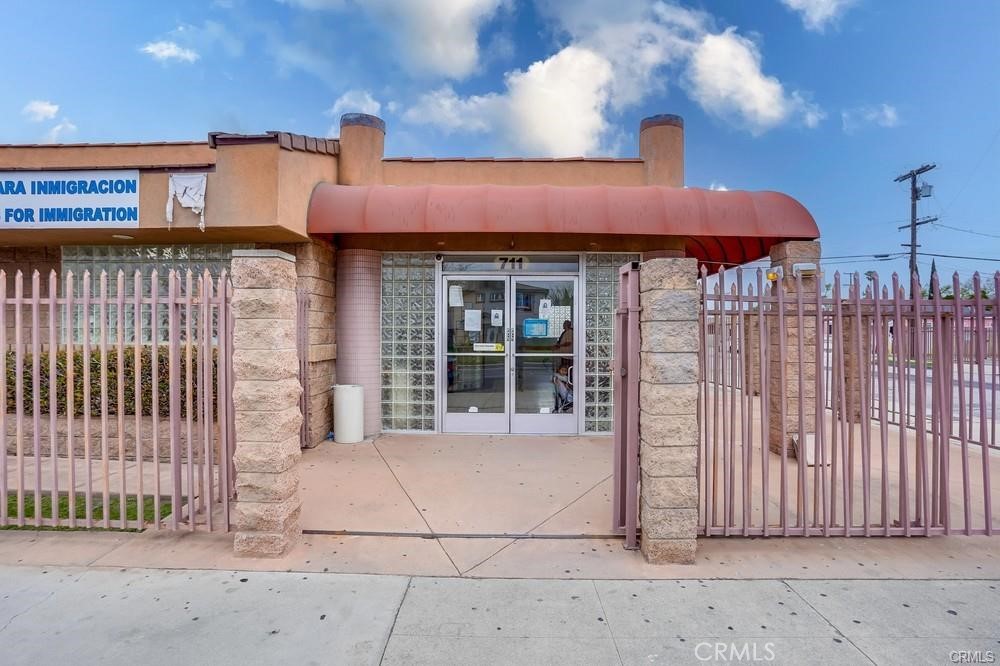 1105 N Chester Avenue